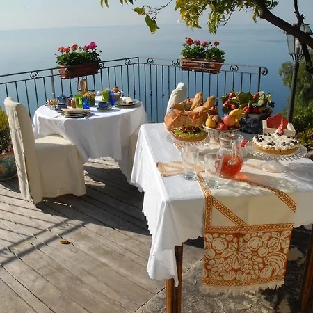 Bed and breakfast D'hotes De Charme La Belle Vue *